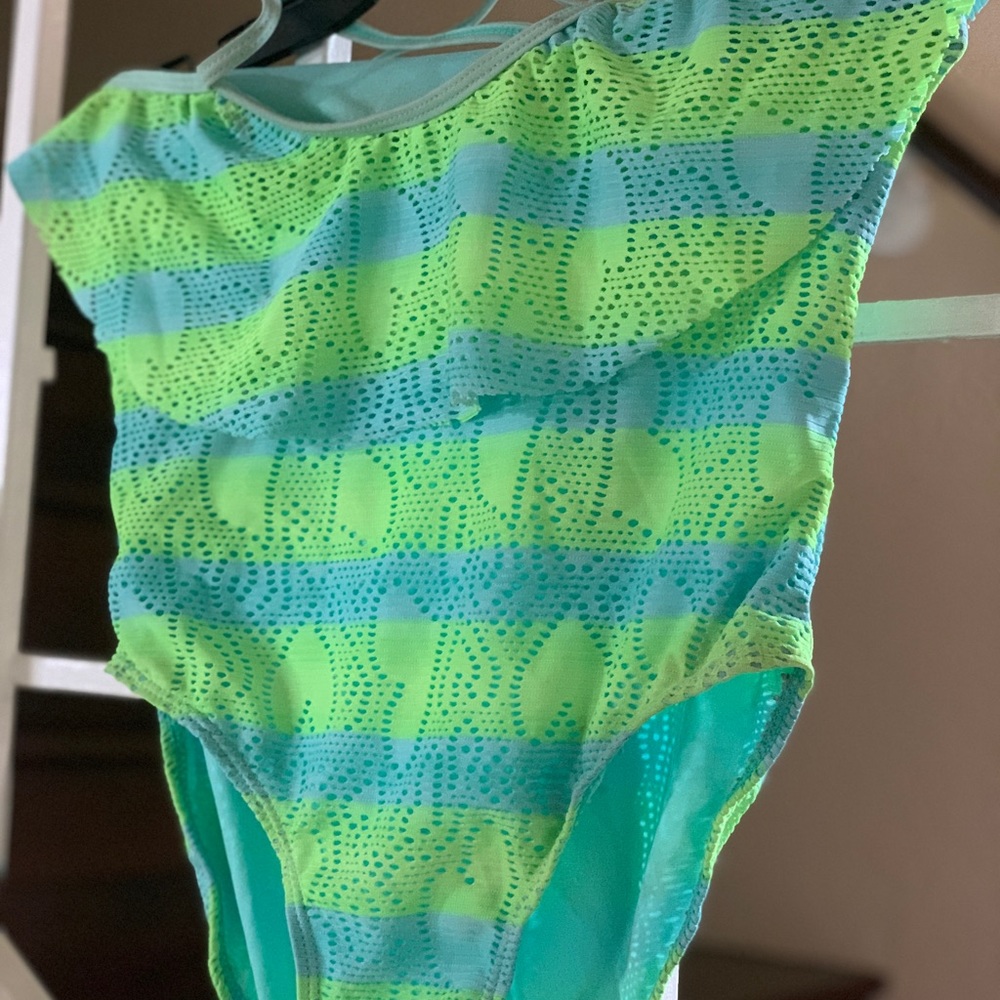 SwimSuit - Picture 3 of 3